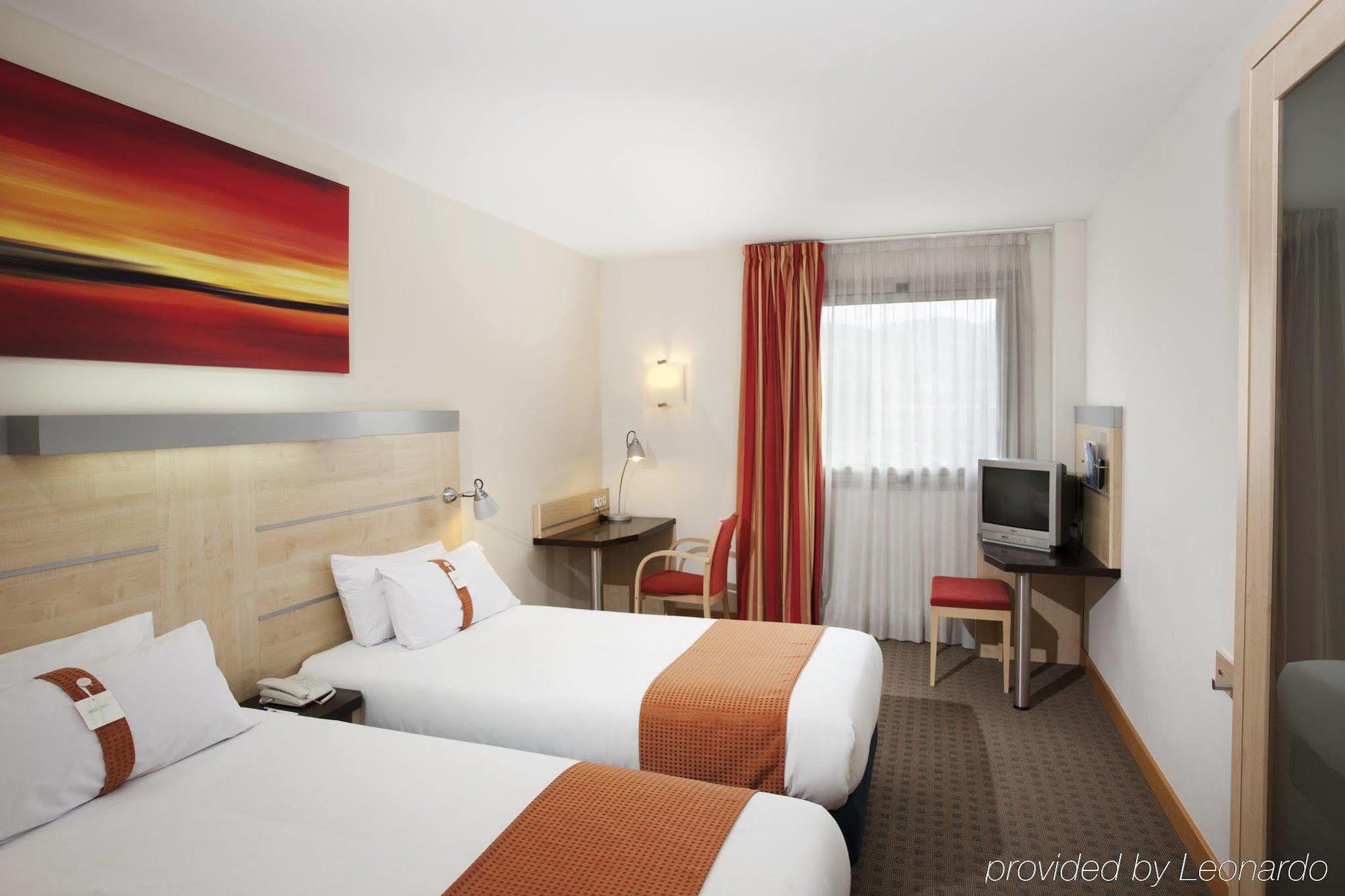 Holiday Inn Express Molins De Rei, An Ihg Hotel Экстерьер фото